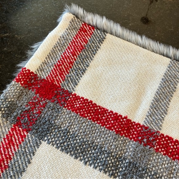 New Pottery Barn Graham Plaid Faux Fur Back Pillow Cover, Grey White Red Plaid - Picture 7 of 16